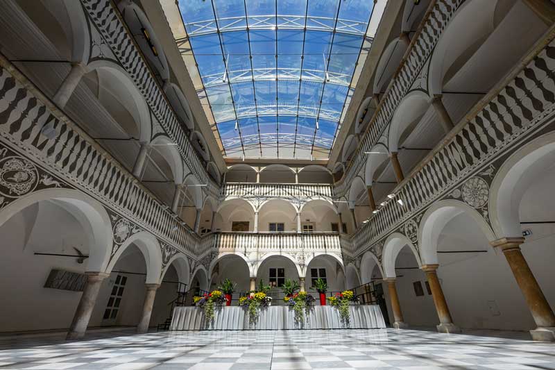 Sankt Veit an der Glan Rathaus-Innenhof-©STAMA_Stadt-St