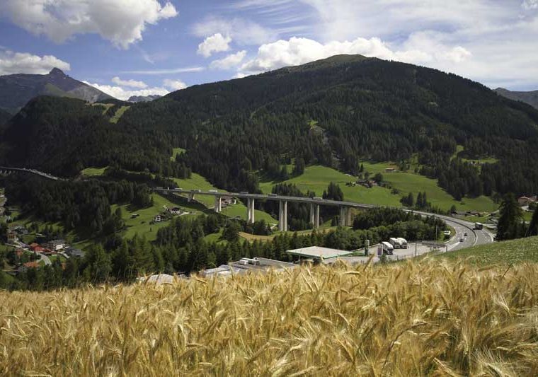 Autobahnbrücke bei Gries am Brenner Tirol Werbung_Aichner Bernhard_Gries am Brenner